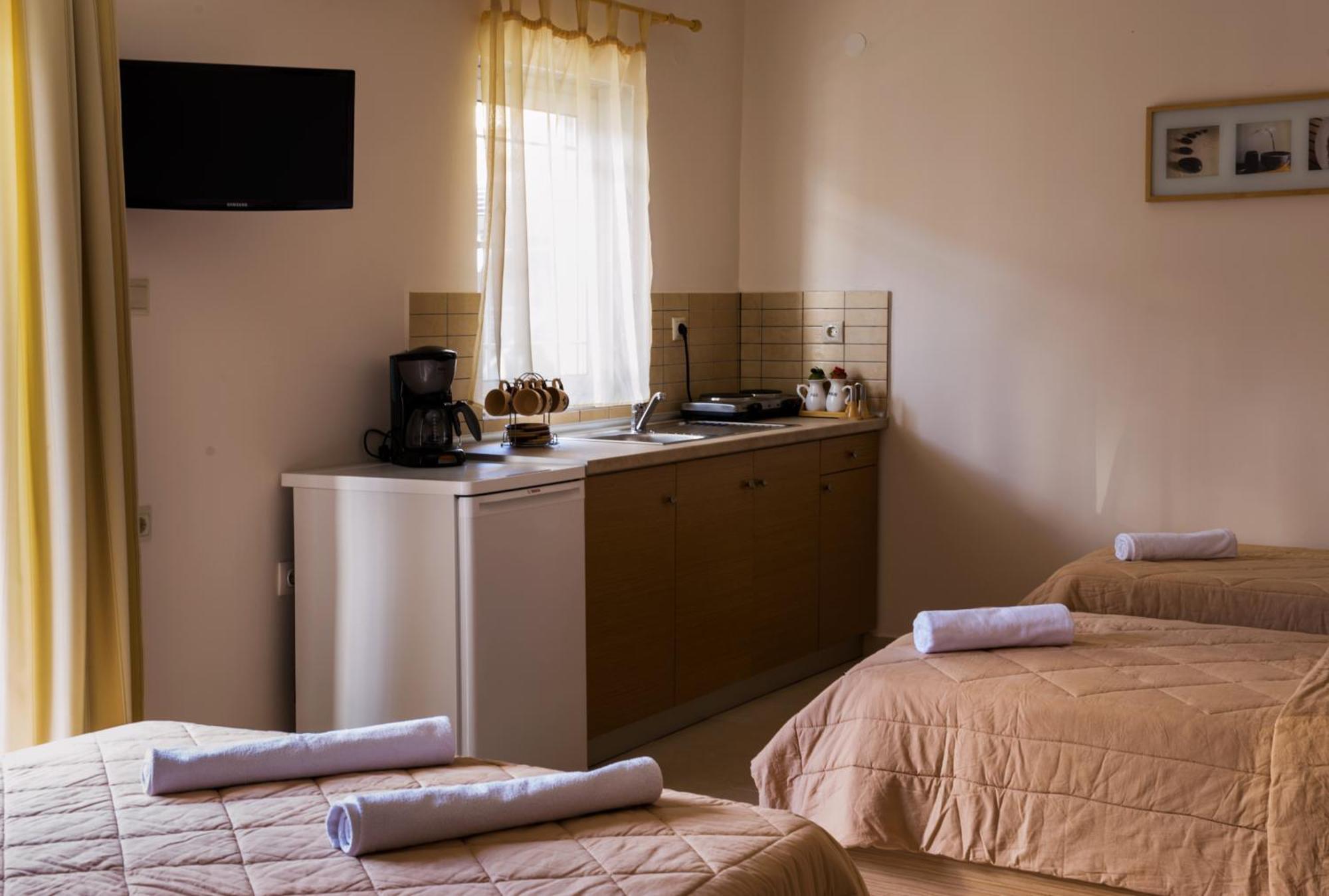 Nepheli Apartments And Studios Паралия-Катерини Экстерьер фото